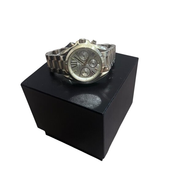 NWT Michael Kors Gold Watch Size OS - Picture 1 of 2